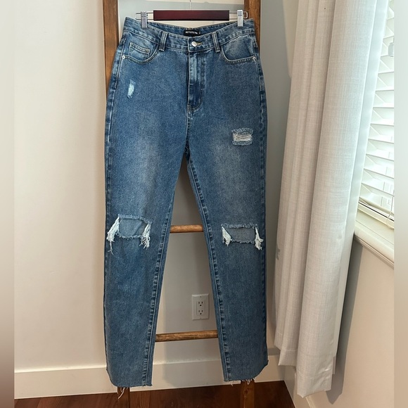 NWT Pretty Little Thing Straight Leg Jean - Picture 1 of 9